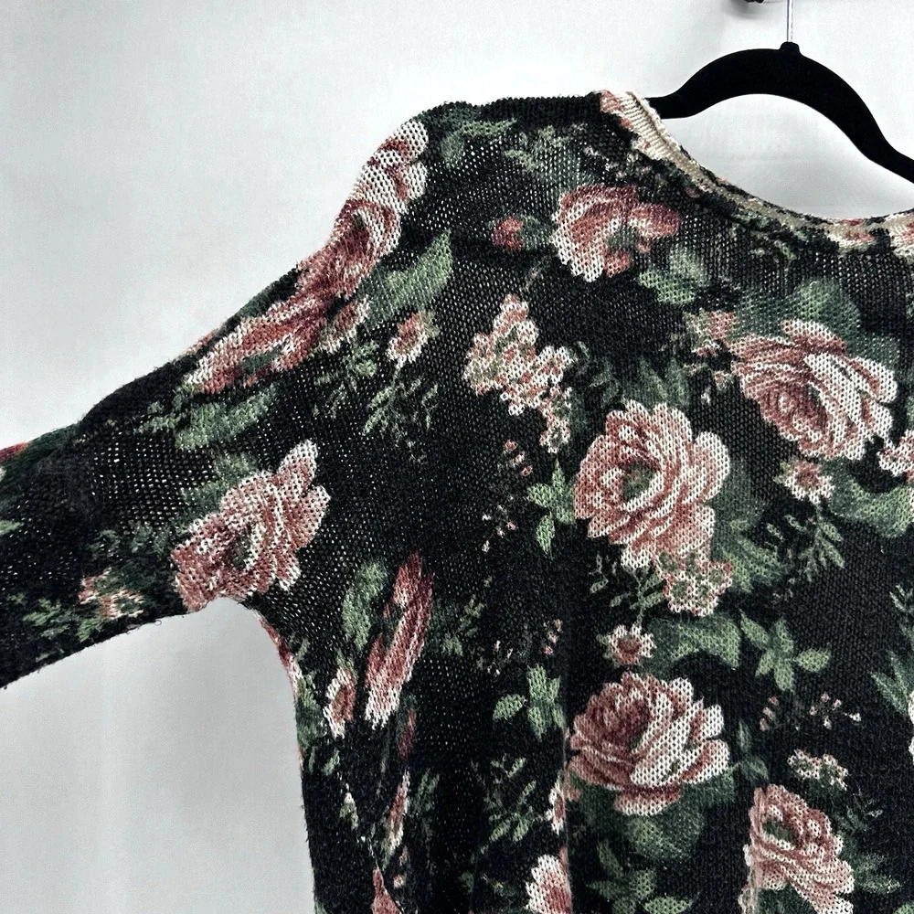 Show Me Your Mumu Bonfire Floral Sweater Size M Loose Knit Black‎ Pink Romantic